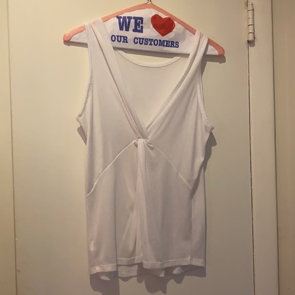 Twist back and drapery T - Picture 2 of 4